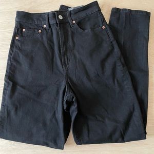 H&M High Waisted Loose Mom Jeans